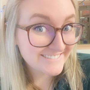 Meet your Posher, Cassandra